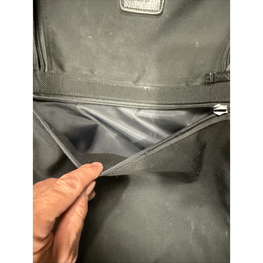 TUMI Suitcase Alpha 22
